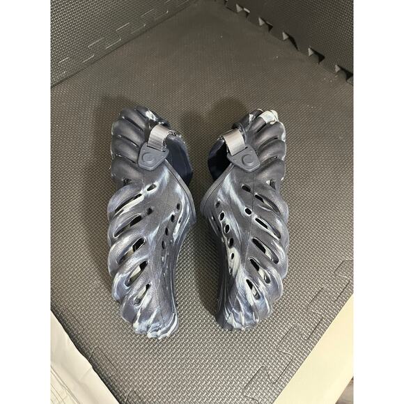 CROCS Unisex Echo Black White BLUE Gray Marbled Super‎ Comfy Clog Shoes 9 Womens - Picture 4 of 7